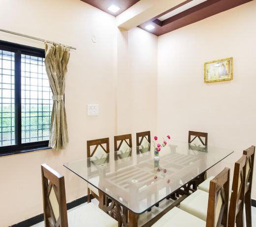 OYO 74742 Princess Villa