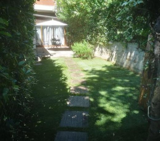 Ala Garden Apartment