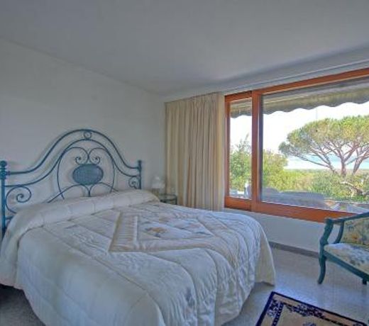 Punta Ala Apartment Sleeps 4
