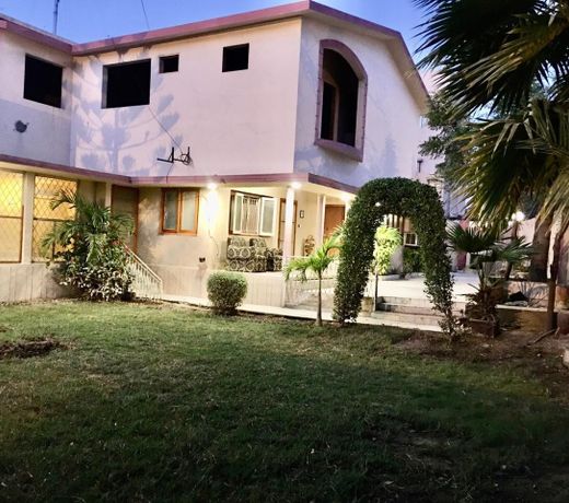 Guest House Room in Karachi Prime Location