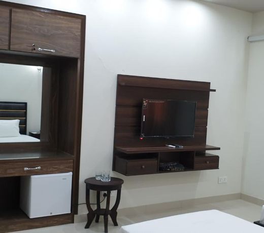 Asaish Inn III Guest House