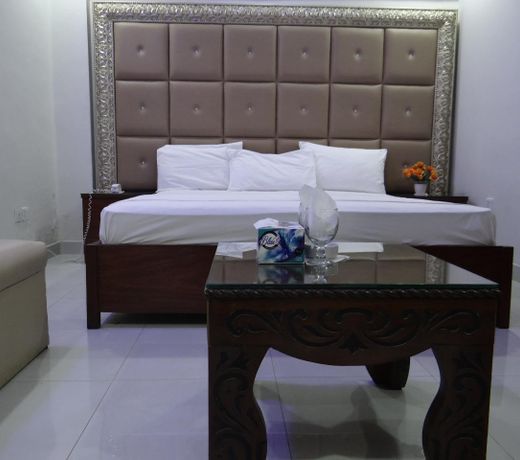 Lavish Inn Guest House