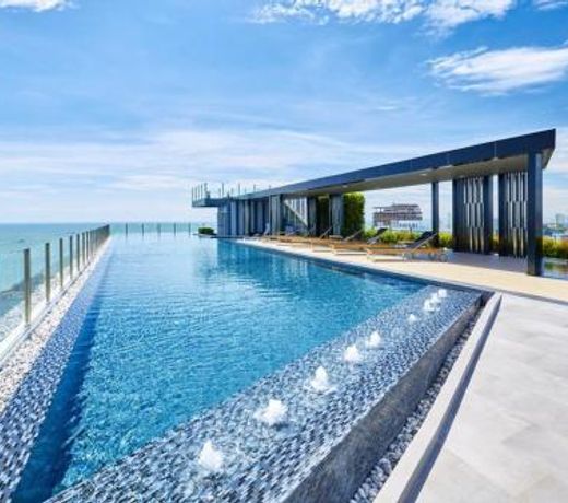 The Base Central Pattaya Deluxe