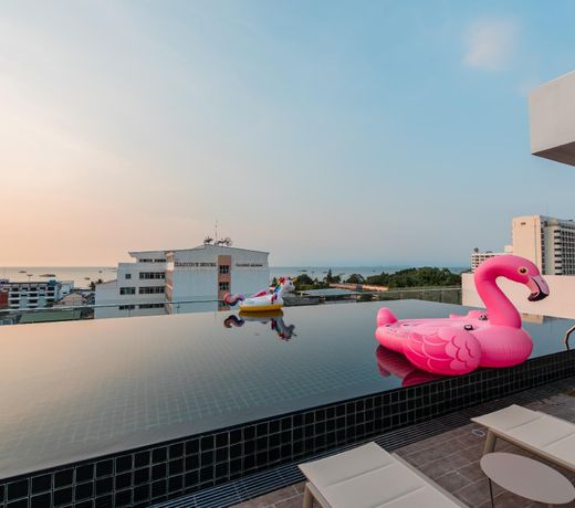 blackwoods Hotel Pattaya (SHA Extra Plus)