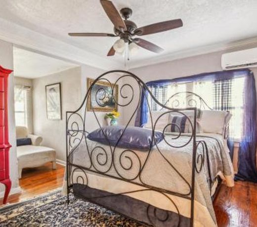 The Old Downtown Historic Grand Prairie House home