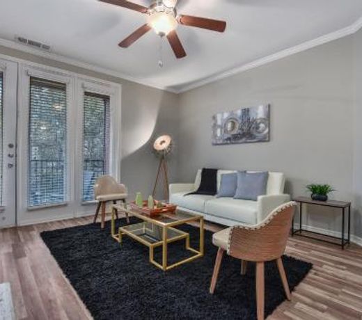 CozySuites Spacious Apartment At Cityplace King Beds