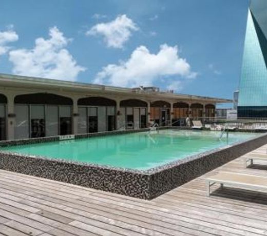 CozySuites Beautiful 1BR with SKY POOL