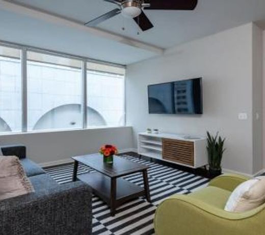 CozySuites TWO Classy Apartments with SKY POOL