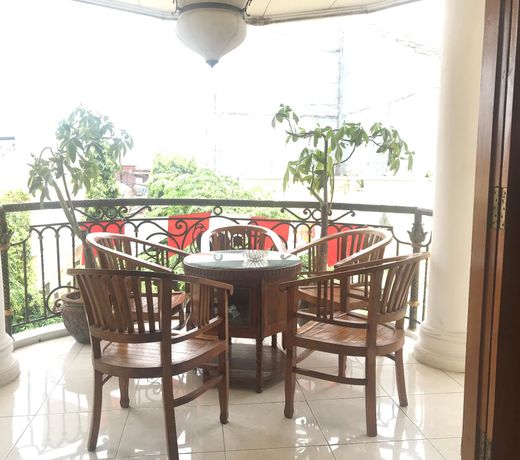OYO 90094 Gayatri Residence