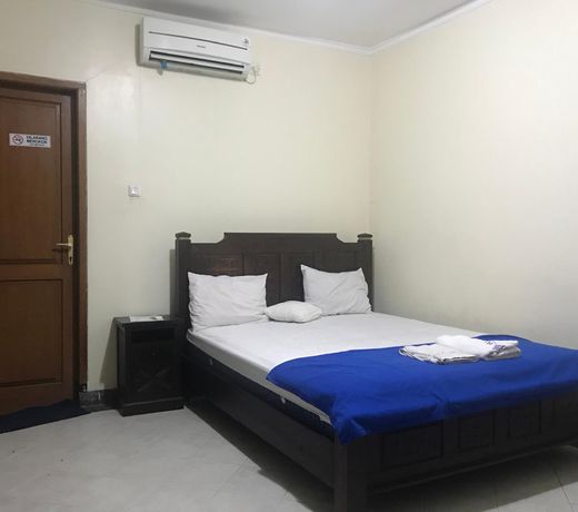 OYO 90094 Gayatri Residence