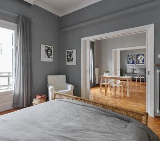Bright Bright A Central Apartment With Balcony