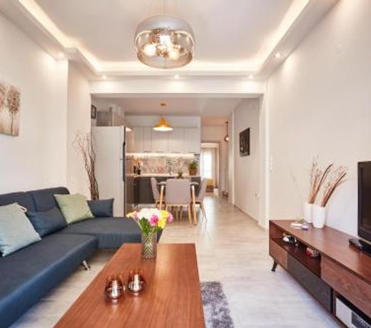 F & B Collection - Flat for 4