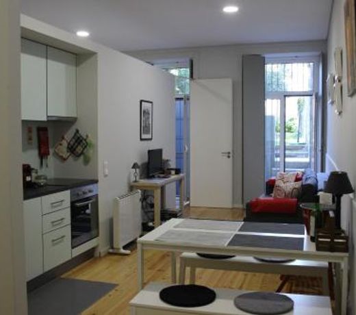 Practical and Comfortable Apartment with Garden