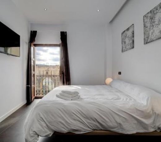 Wonderful views in luxury apartment