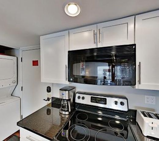 E Lionshead Condo #402