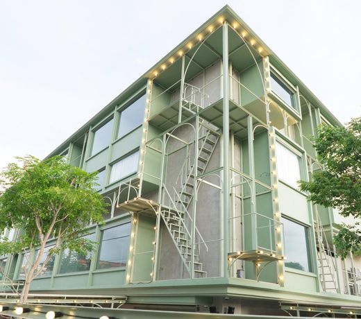 Samsen Street Hotel (SHA Extra Plus)