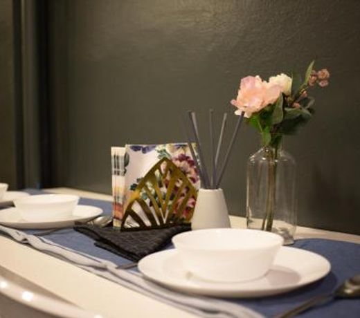 T2 2 Bedrooms 6 guests Full kitchen 1 min to BTS
