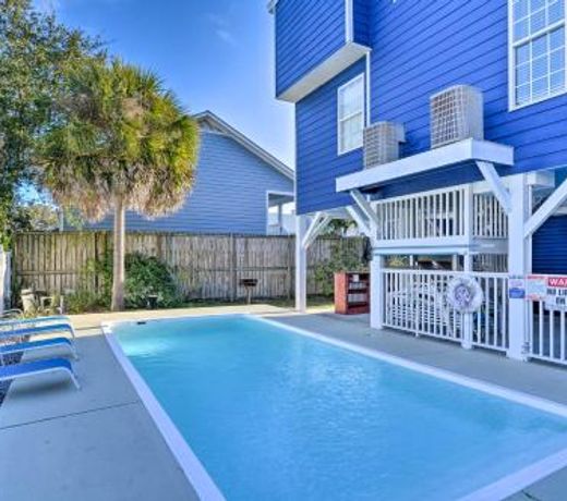 Large Home with Hot tub and Pool - 500 Ft to the Beach