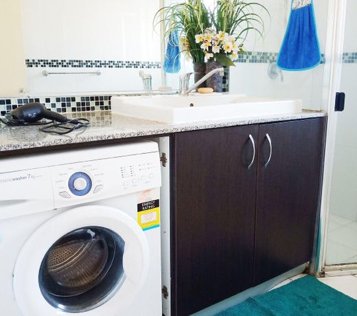 Sunnybank Center, walking distance to mall B02