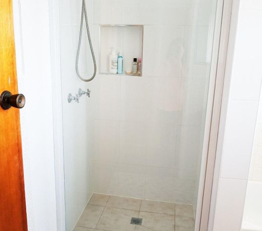 Single bed room, Sunnybank plaza, walk to S01