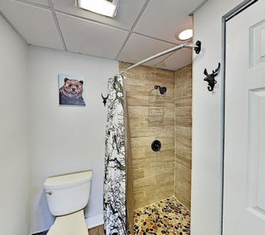 River Place Condo - Mountain & River Views, Pool condo