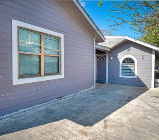Houston St Guest house near Downtown/Military base