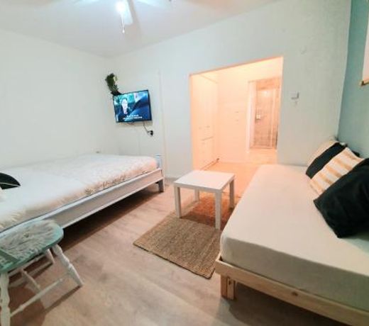 Sunshine Suite Boutique - Only 5 Min Walk To The Beach