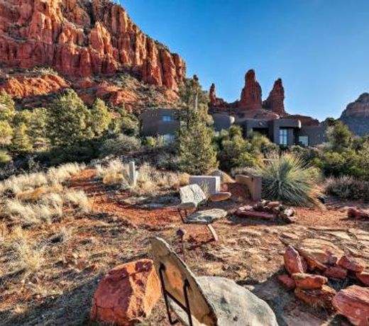 Hike-In and Out Studio on Chapel Trail with Amazing View