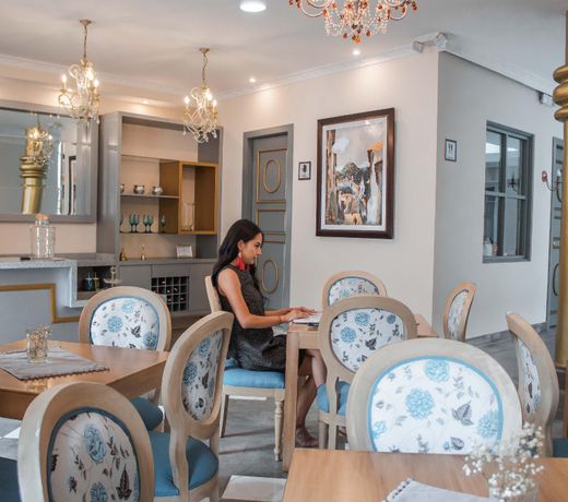 ADAMAS HOUSE HOTEL