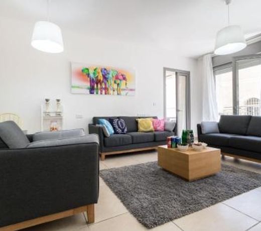 Amazing 2 Bedrooms/Gym/Parking in city center