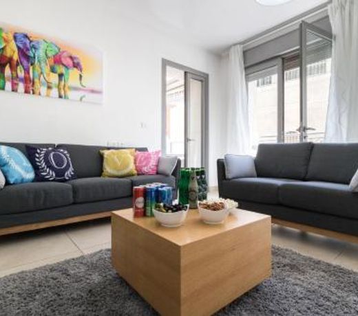 Amazing 2 Bedrooms/Gym/Parking in city center