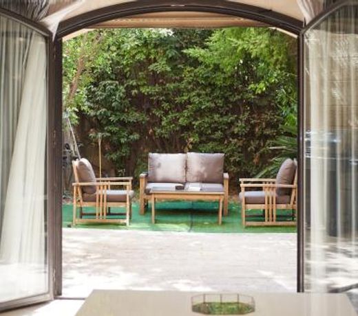 Travo Yismach Melech Residence