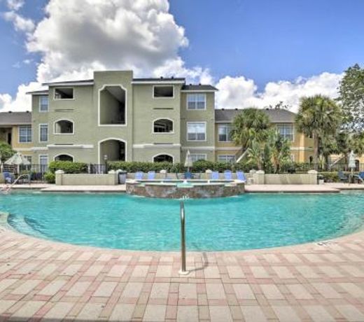 Updated and Modern Condo - 4 Mi to Clearwater Beach!