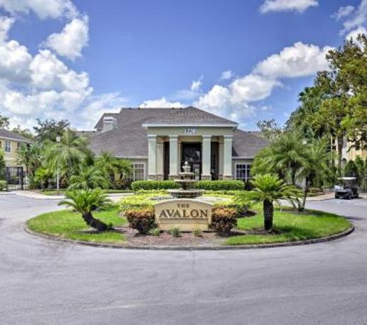 Updated and Modern Condo - 4 Mi to Clearwater Beach!