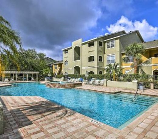Modern Condo with Pool 4 Mi to Clearwater Beach!