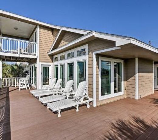 Galveston Family Getaway, 1 Block to Beach!