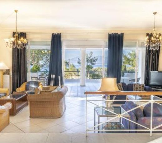 Beachfront house with private pool