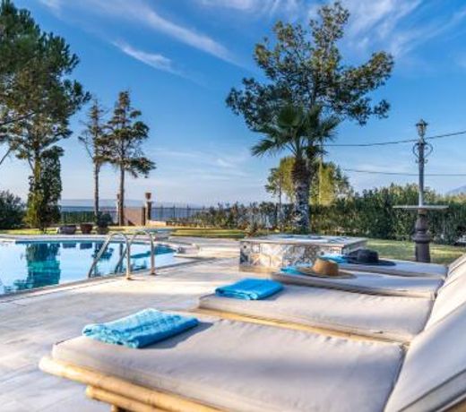 Beachfront house with private pool