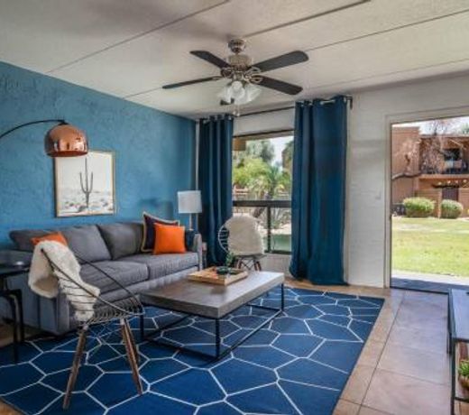 3BR with Pool in Scottsdale by WanderJaunt