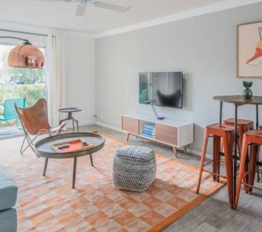 Cozy 1BR near Fashion Square Mall by WanderJaunt