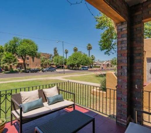 Cute 2BR Home off RoRo by WanderJaunt