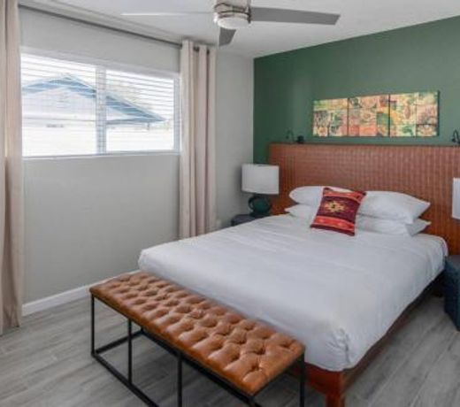 Sleek 2BR Phoenix Townhome by WanderJaunt
