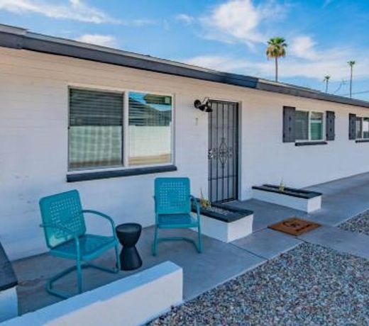 Modern 2BR Phoenix Townhome by WanderJaunt