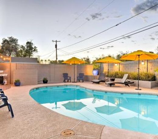 Pristine Phoenix Residence with Camelback Mtn Views!