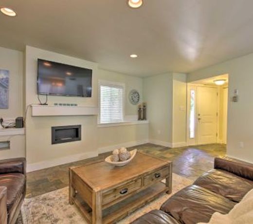 Modern PHX Condo with Private Terrace & Pool Access!