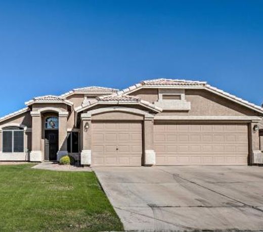 Gilbert Retreat with Outdoor Kitchen and Private Pool!