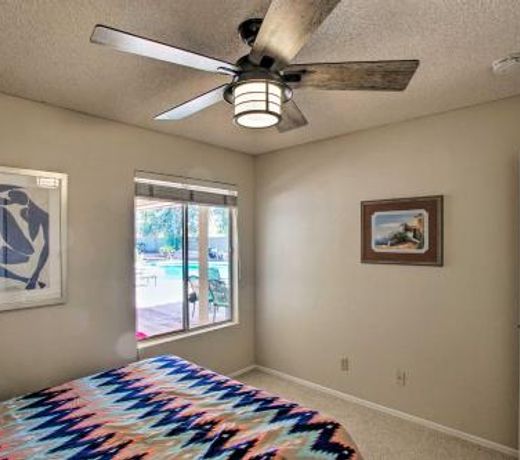 Scottsdale Oasis with Fruit Trees, Sport Court and Spa