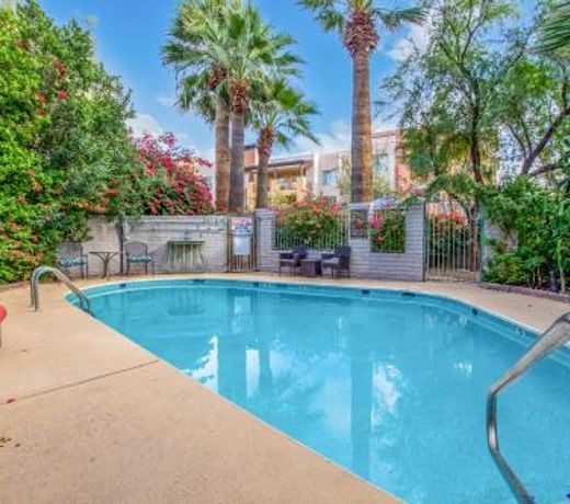 Desert Rose Villas - Exquisite Three Bedroom Villa in the Heart of Scottsdale