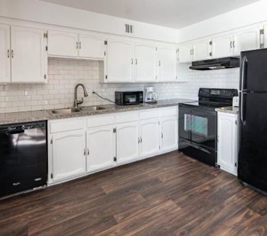 WanderJaunt - Carlson - 2BR - Camelback East