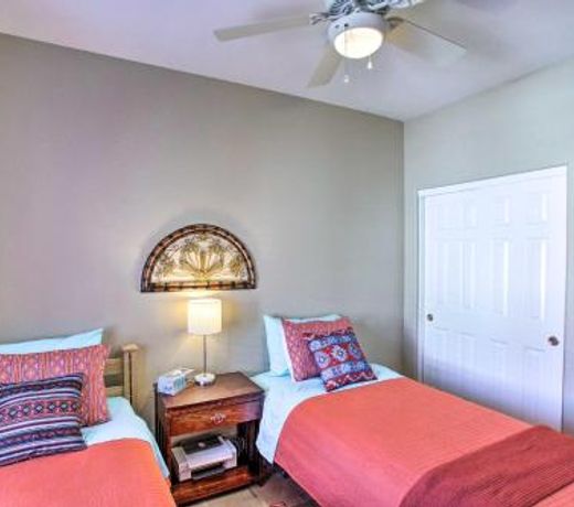 Beautiful Mesa Townhome Near Scottsdale and Tempe!
